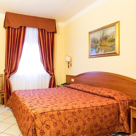 Hotel Ristorante Paladini Carisio Zewnętrze zdjęcie