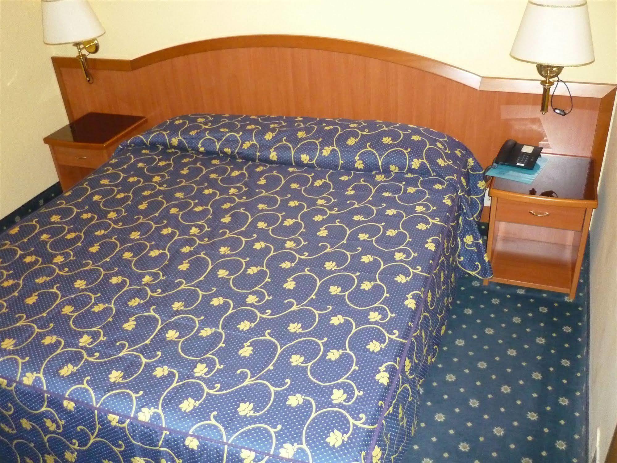 Hotel Ristorante Paladini Carisio Zewnętrze zdjęcie