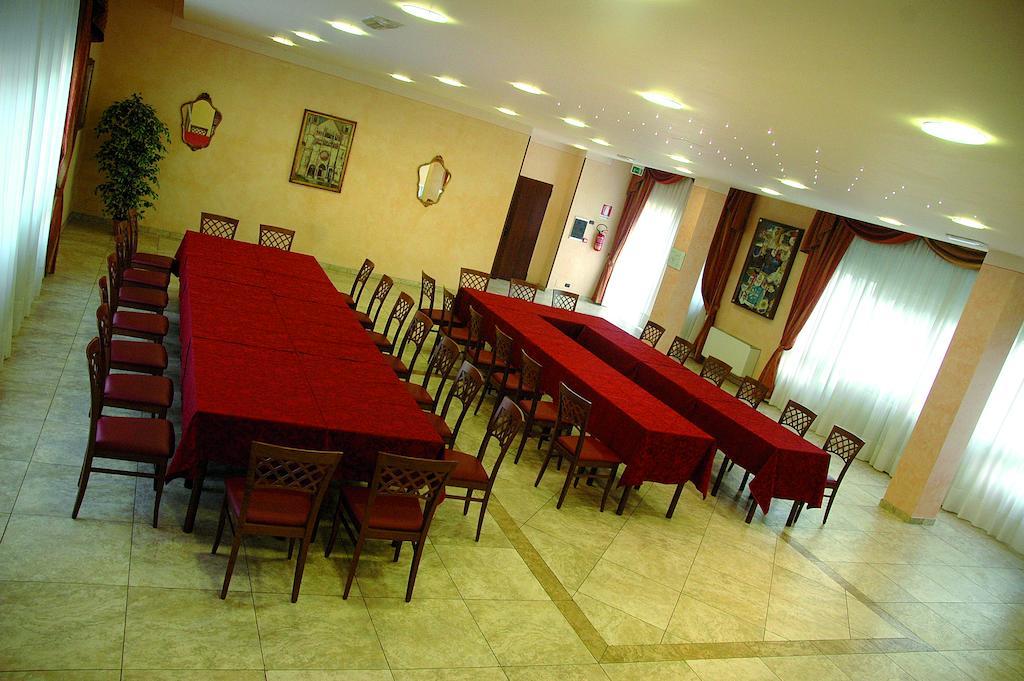 Hotel Ristorante Paladini Carisio Zewnętrze zdjęcie
