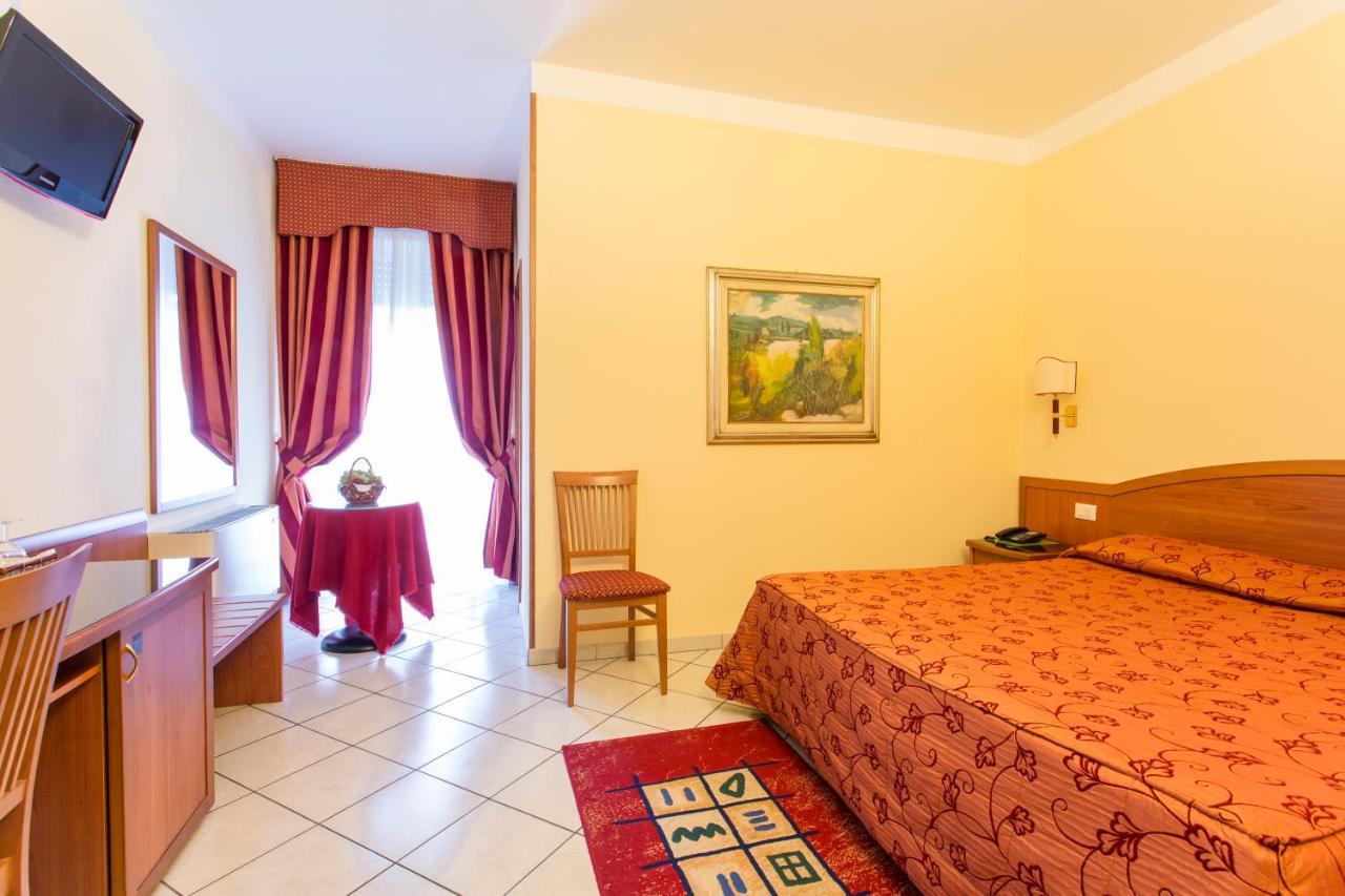 Hotel Ristorante Paladini Carisio Zewnętrze zdjęcie