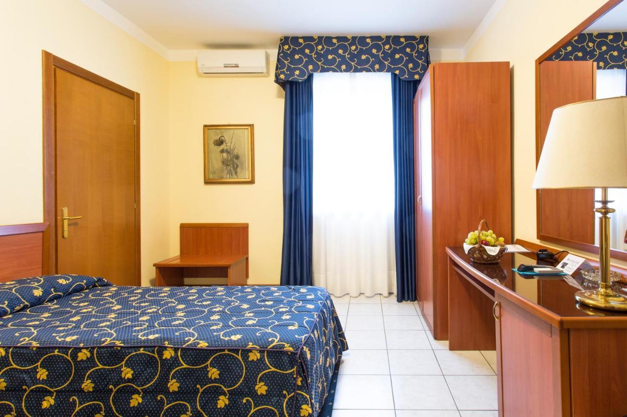 Hotel Ristorante Paladini Carisio Zewnętrze zdjęcie