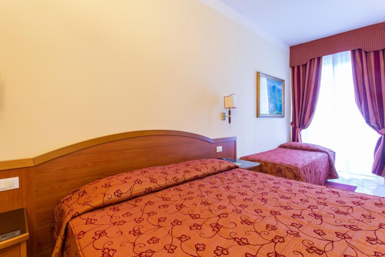 Hotel Ristorante Paladini Carisio Zewnętrze zdjęcie