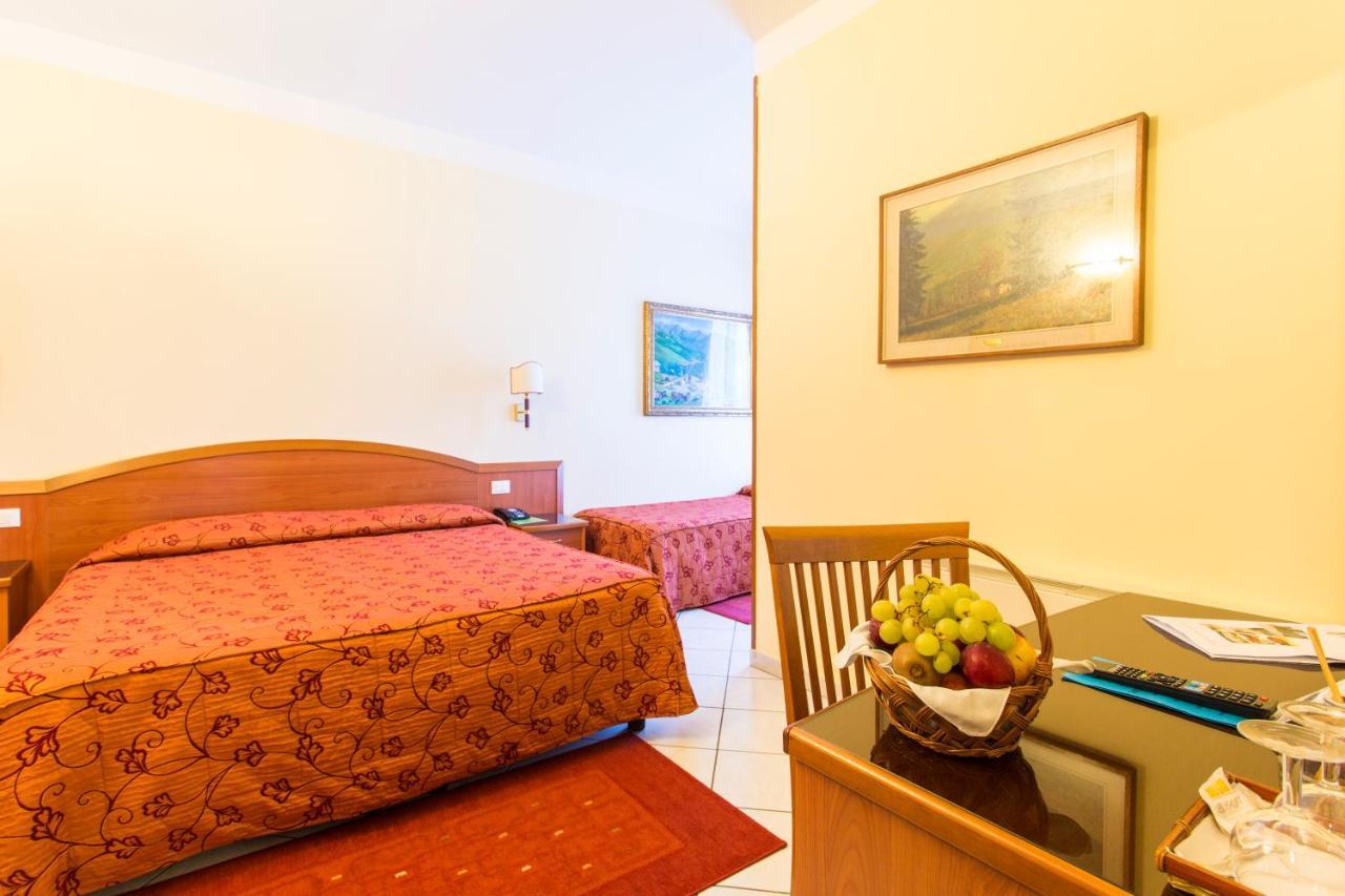Hotel Ristorante Paladini Carisio Zewnętrze zdjęcie