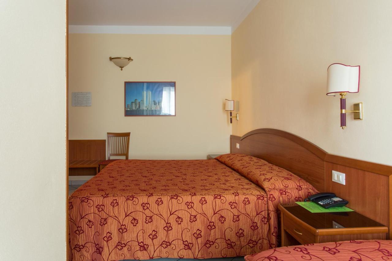 Hotel Ristorante Paladini Carisio Zewnętrze zdjęcie