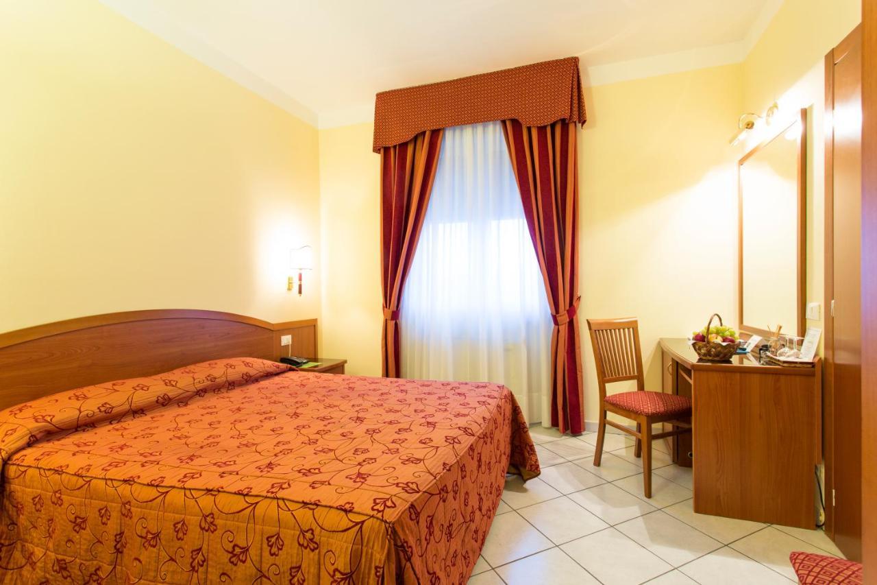 Hotel Ristorante Paladini Carisio Zewnętrze zdjęcie
