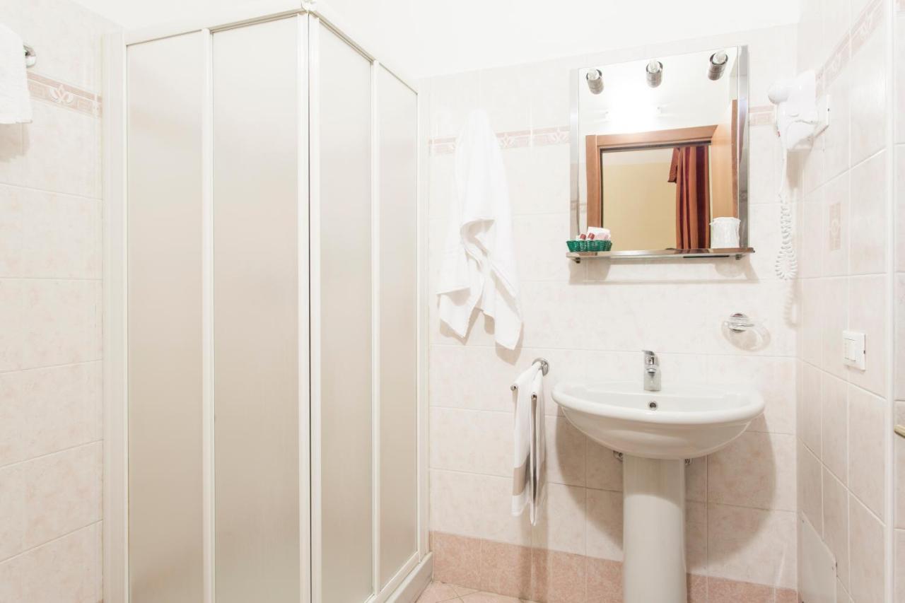 Hotel Ristorante Paladini Carisio Zewnętrze zdjęcie